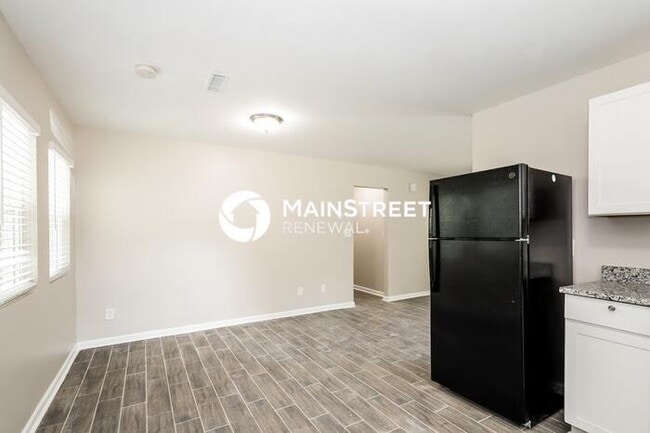 Building Photo - 3 Bedroom Pet-Friendly Home in Charlotte, NC with Main Street Renewal