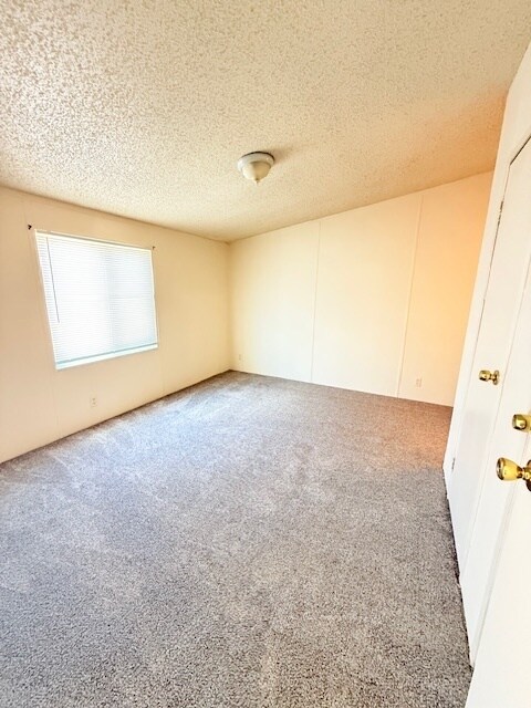 Building Photo - HOUSE FOR RENT