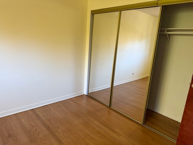 Building Photo - 7535 N Rockwell St