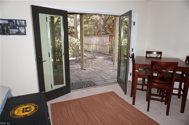 Building Photo - 2312 Kingbird Ln