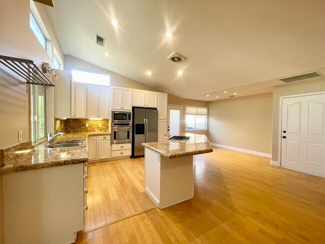 Building Photo - COMING SOON!!! GORGEOUS 3 Bedroom/2.5 Bathroom POOL Home Oasis Awaits in Regency Estates!!