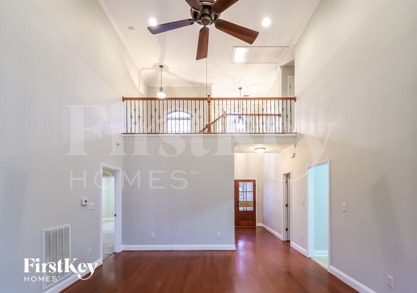 Building Photo - 5830 Heritage Park Dr