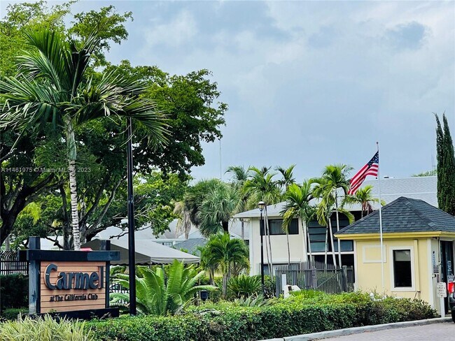 Building Photo - 925 NE 199th St