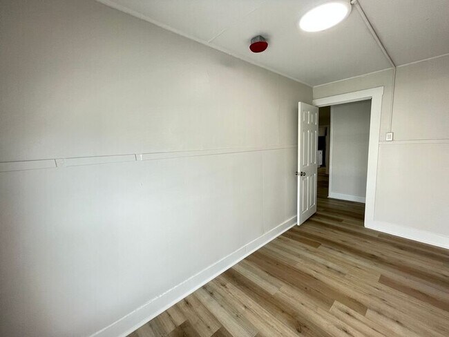 Building Photo - 49 Pennacook St