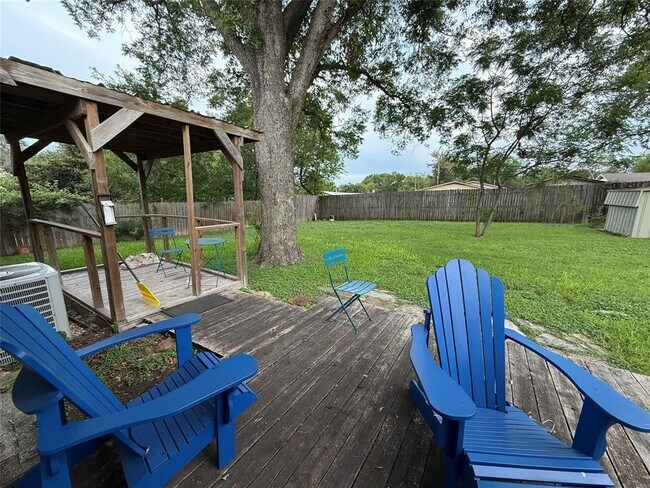 Building Photo - 6307 Huntleigh Way