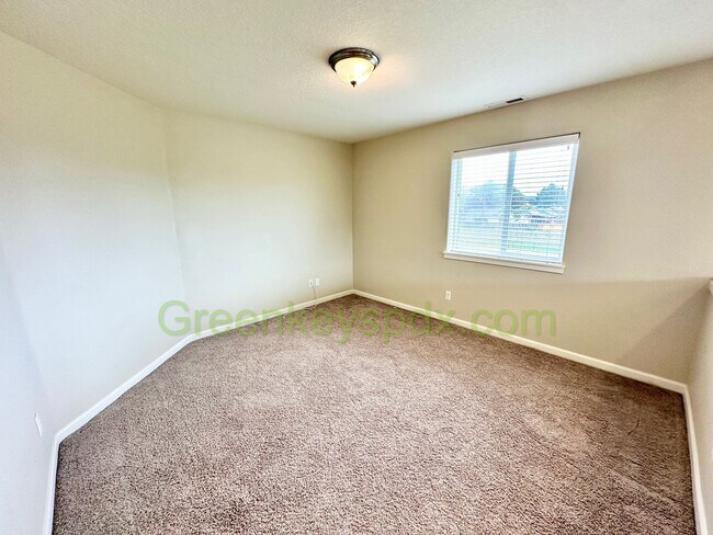 Building Photo - Gorgeous 3-Bedroom 2.5-Bathroom House with...