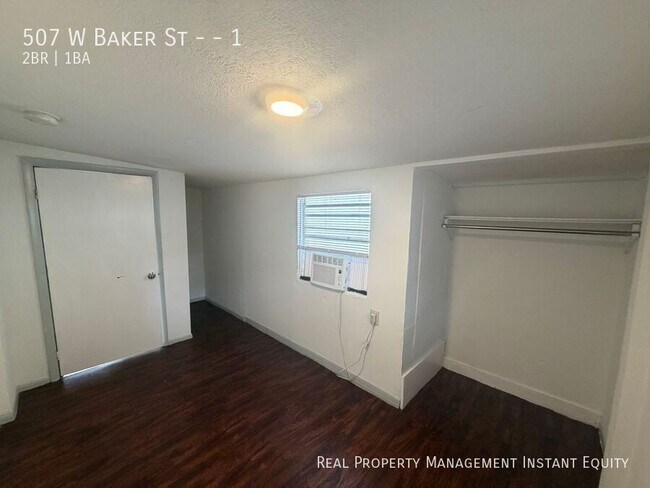 Building Photo - 507 W Baker St