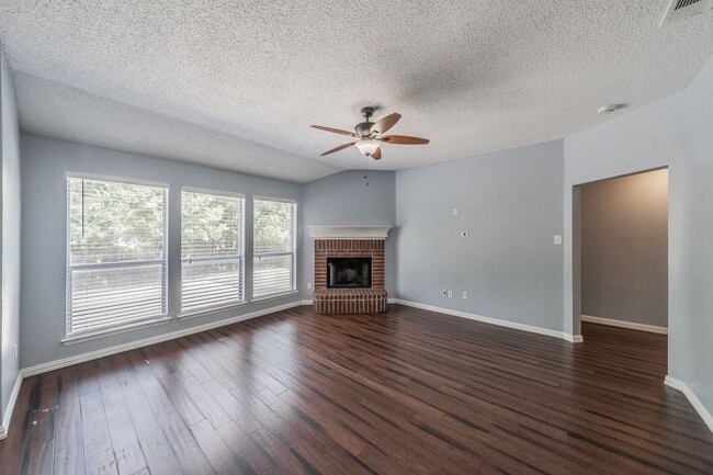 Building Photo - Spacious single-story 4-bedroom, 2-bath home in Arlington, Mansfield ISD