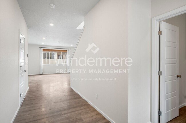 Building Photo - * COMING SOON 09/09/2025* LIberty Lake 4 b...