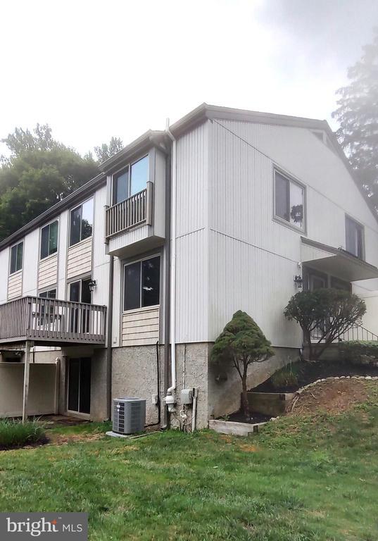 Building Photo - 35 Eastford Ct