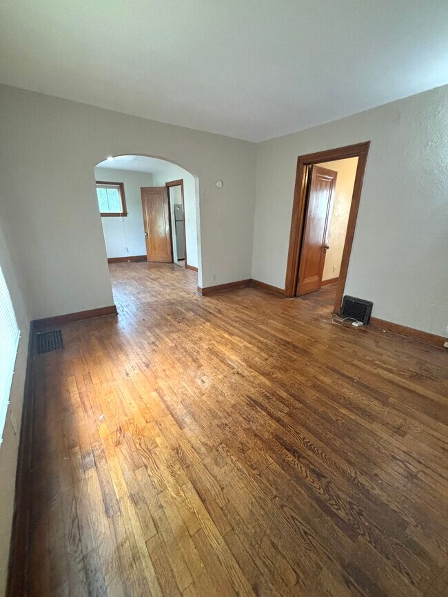 Building Photo - 1109 W Washtenaw St