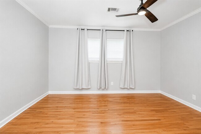 Building Photo - 9531 Weatherwood Dr