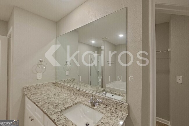 Building Photo - 6008 Argyle Loop