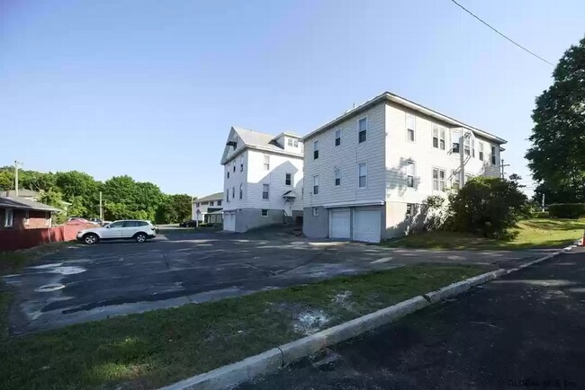 Building Photo - 750 Western Ave