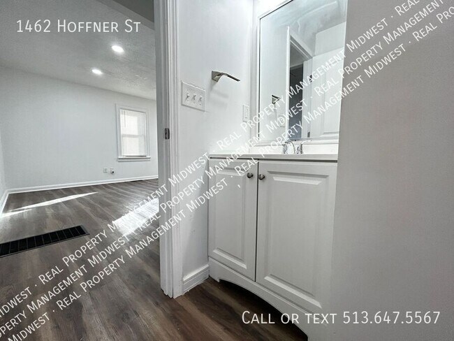 Building Photo - 1462 Hoffner St