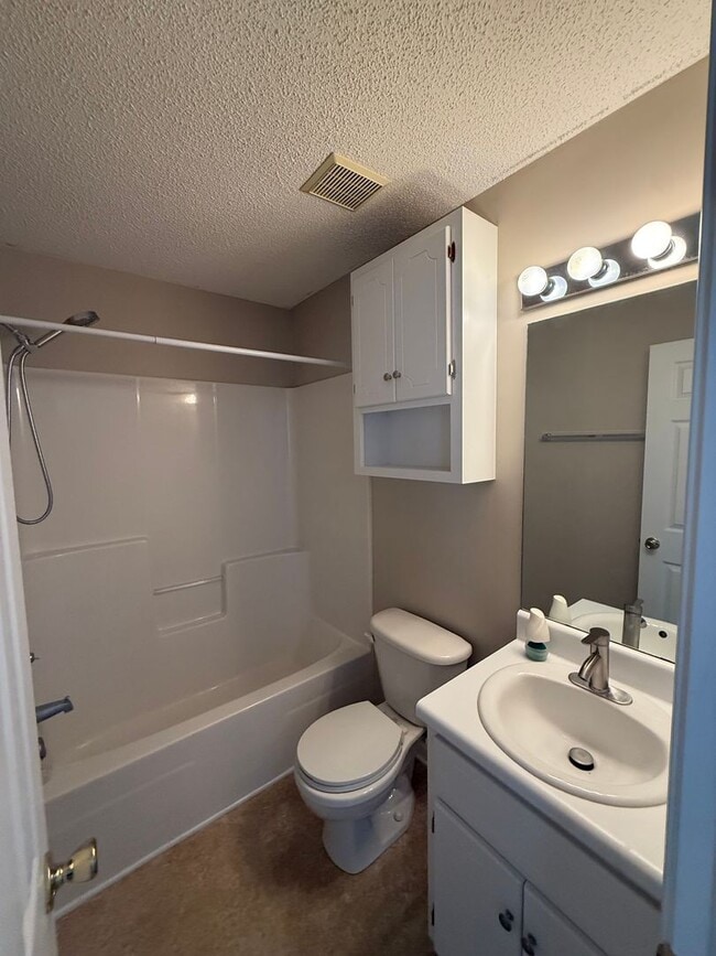 Building Photo - 123 Woodberry Dr