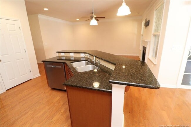 Building Photo - 619 Sealine Dr