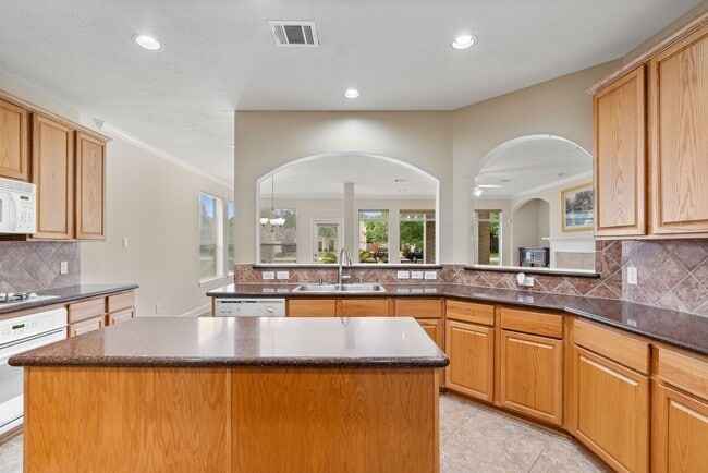 Building Photo - 3010 Blue Lagoon Ct