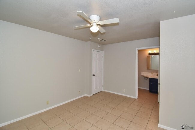 Building Photo - 1101 S Avenue C