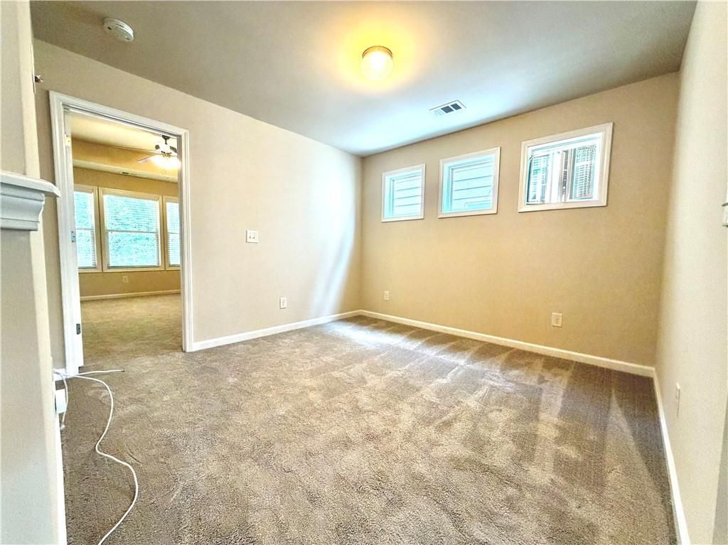 Building Photo - 6215 Crested Moss Dr