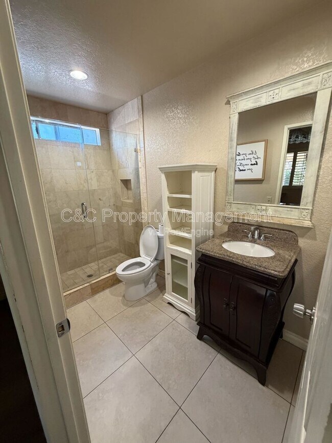 Building Photo - 18120 Raymond Ct