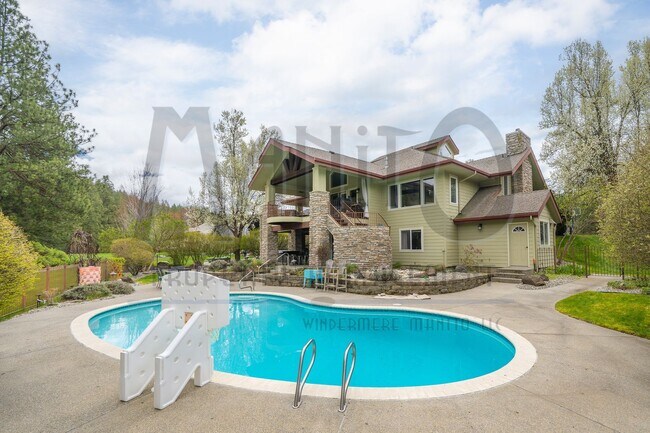 Building Photo - 115 E Meadowlane Rd