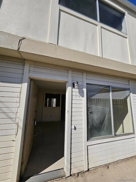 Building Photo - 736 Florence St
