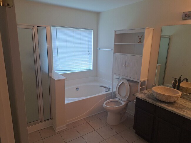 Building Photo - 404 Indigo Ridge Dr