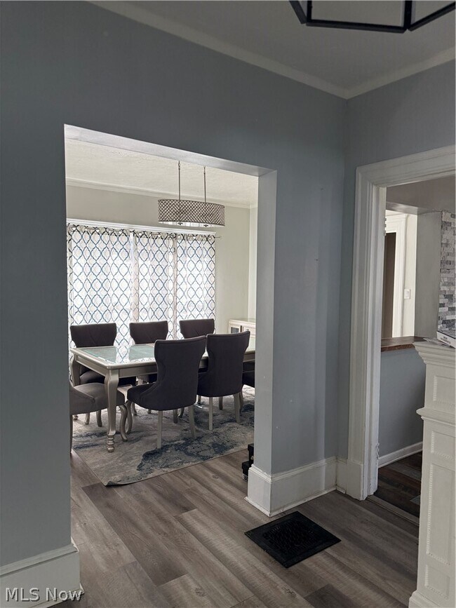 Building Photo - 1460 Elmwood Ave