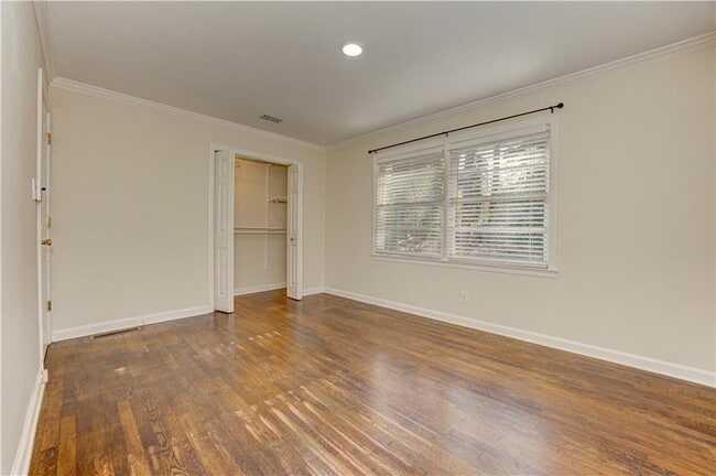 Building Photo - 465 Windsor Parkway