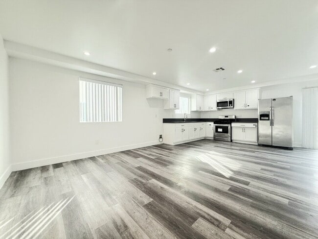 Building Photo - 2853 Cincinnati St