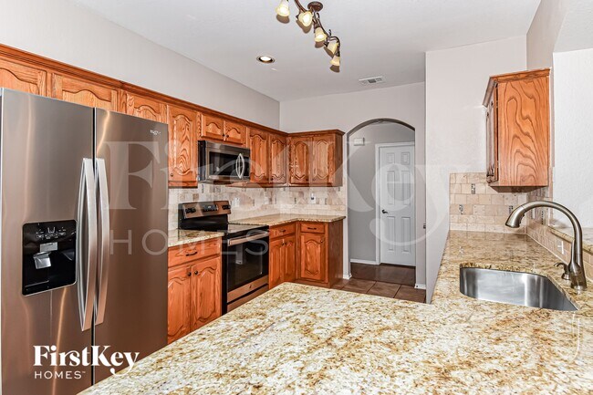 Building Photo - 2103 Cardinal Dr