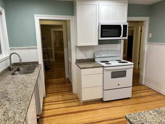 Kitchen - 16 Appleton Place