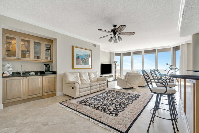 Building Photo - 700 Ocean Royale Way