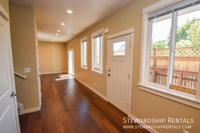 Building Photo - 1797 Mill Alley