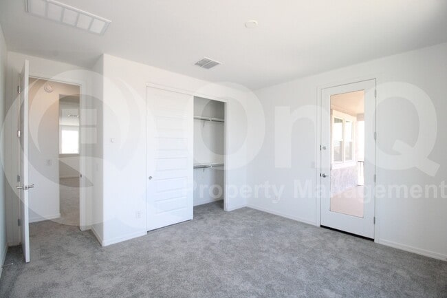 Building Photo - 19031 E Braeburn Ln