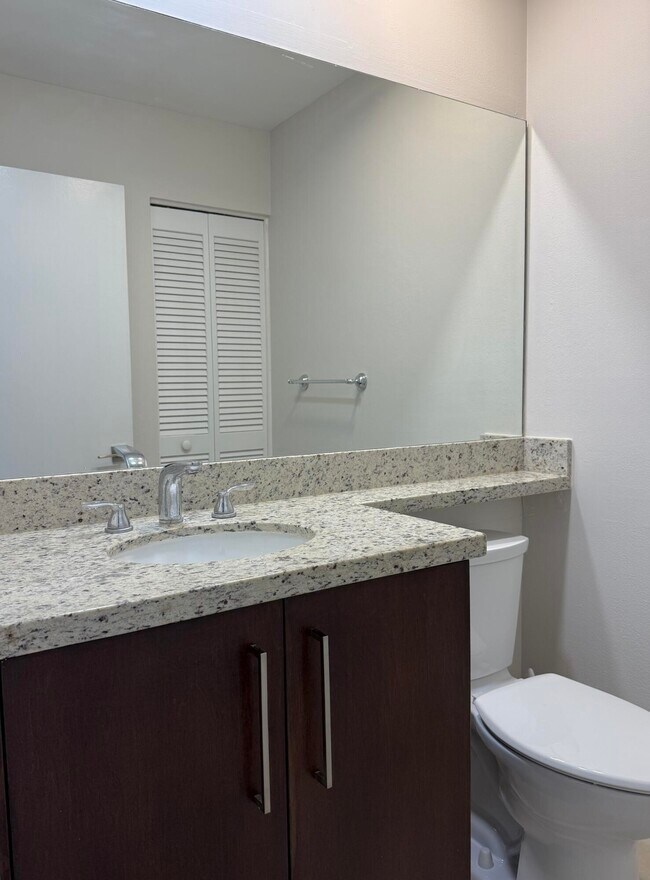 Building Photo - 21440 Millbrook Ct