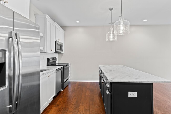 Building Photo - 2BR/2.5BA Townhouse For Rent in Houston Ac...