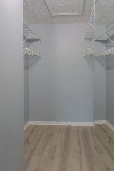 Building Photo - 8215 Sun Spring Cir