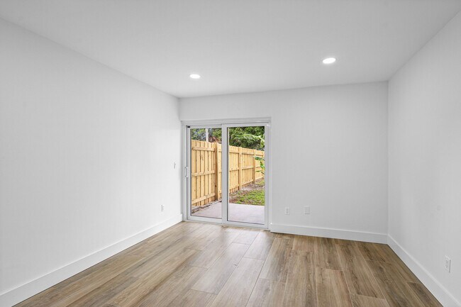 Building Photo - 1303 White Pine Dr