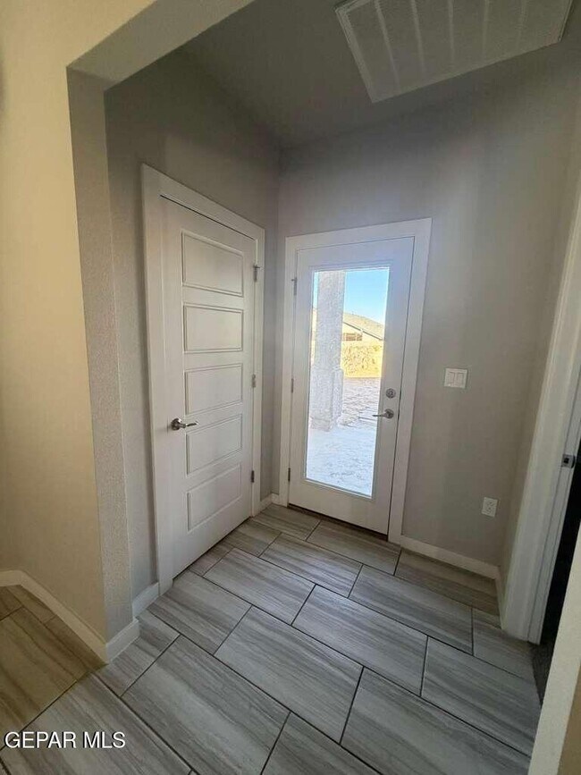 Building Photo - 10128 Prairie Flax Dr