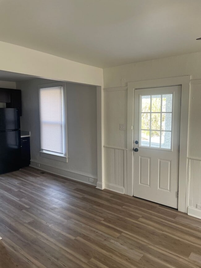 Building Photo - 3 Br 1 Bath House