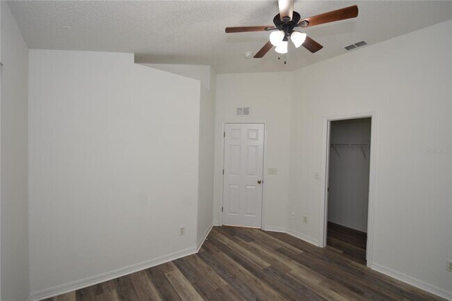 Building Photo - 12 Pierce Ln