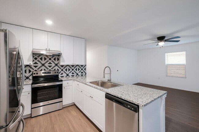 Building Photo - Stunning New 4-Bedroom Home with Upgrades ...