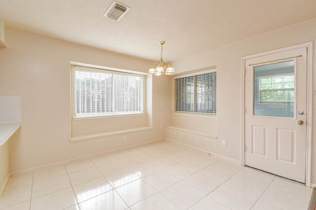 Building Photo - 13735 Branford Greens Dr