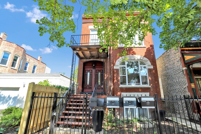 Building Photo - 1645 N Bell Ave