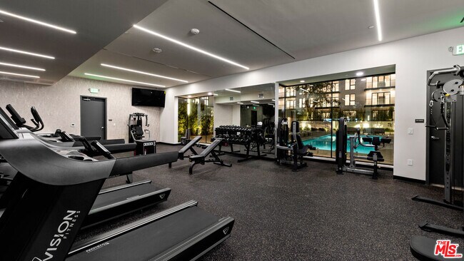 Building Photo - 505 S Barrington Ave