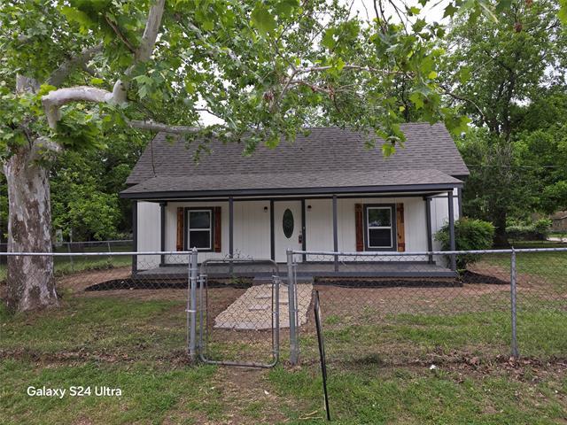 Primary Photo - 104 Greathouse St