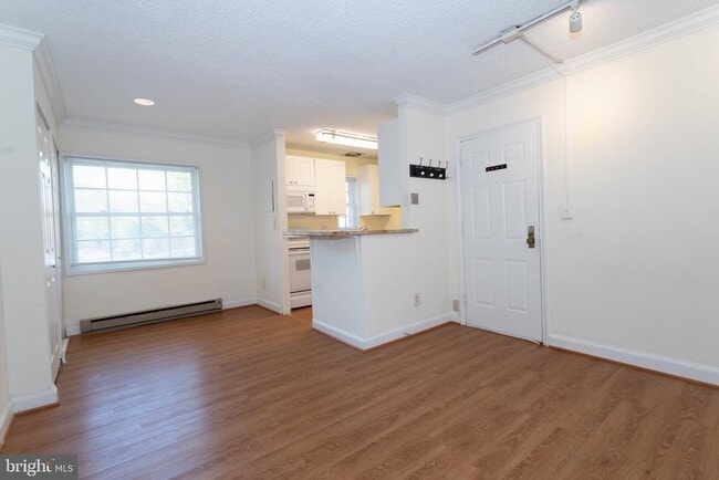 Building Photo - 1612 W Abingdon Dr