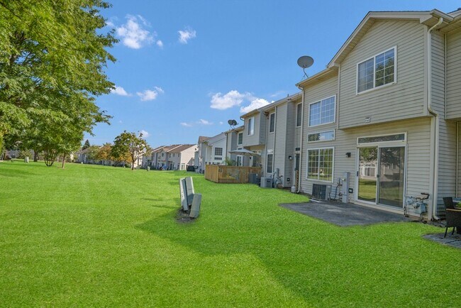Building Photo - 951 Viewpoint Dr